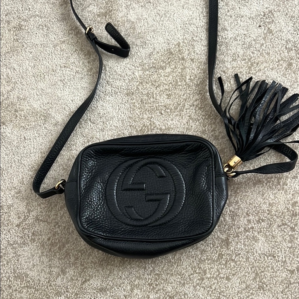 Gucci Black Crossbody Bag with Sleek Design